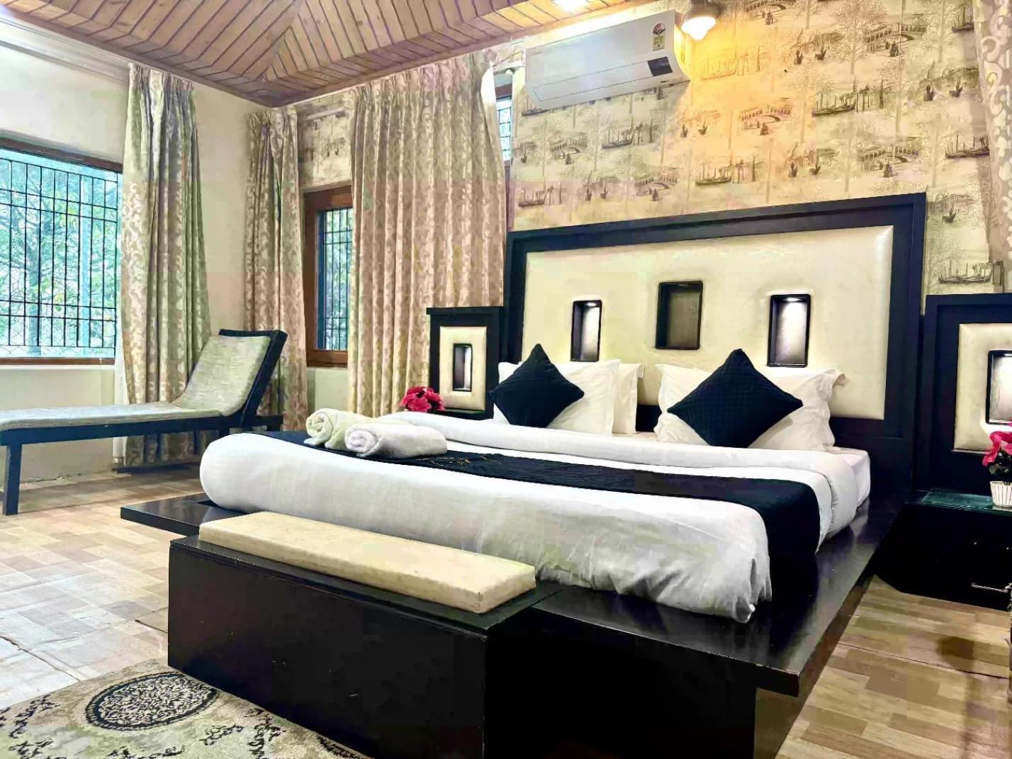 The Summer House Kasauli I Party & Music I Sky Bonfire I Managed By Exotic Stays מראה חיצוני תמונה