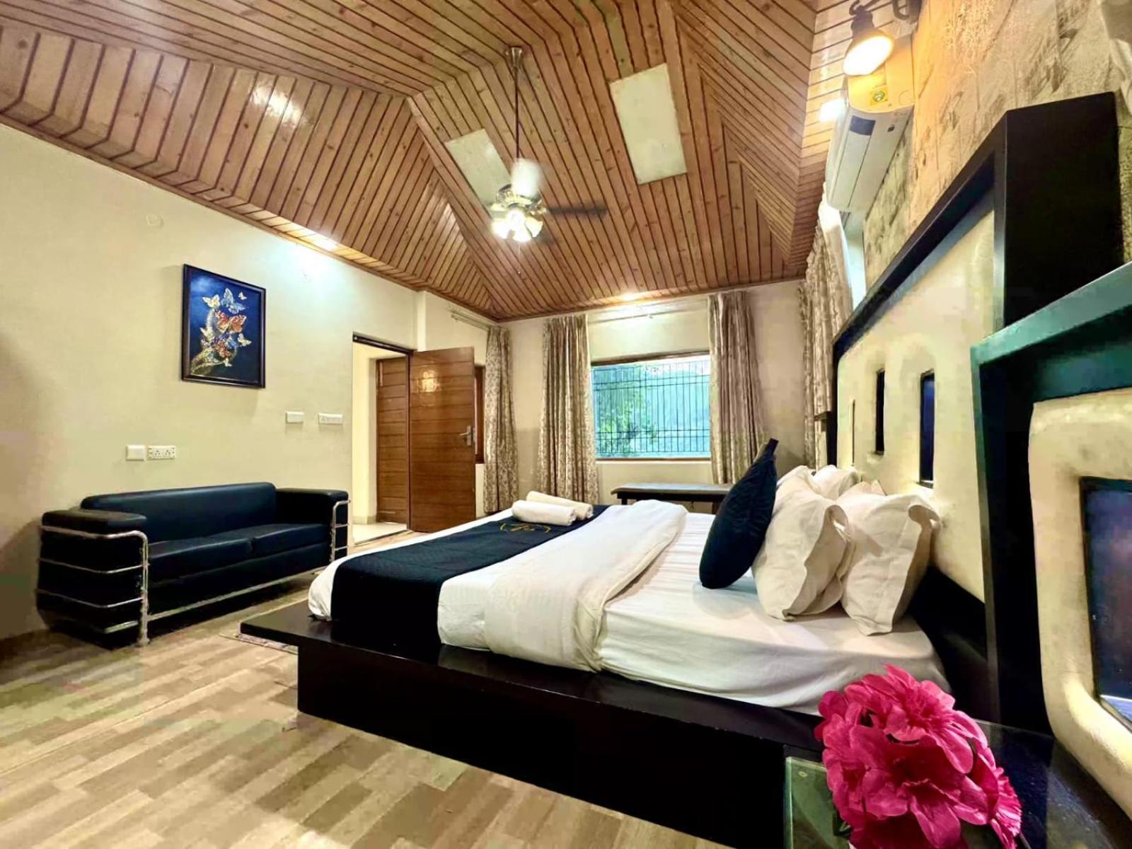 The Summer House Kasauli I Party & Music I Sky Bonfire I Managed By Exotic Stays מראה חיצוני תמונה