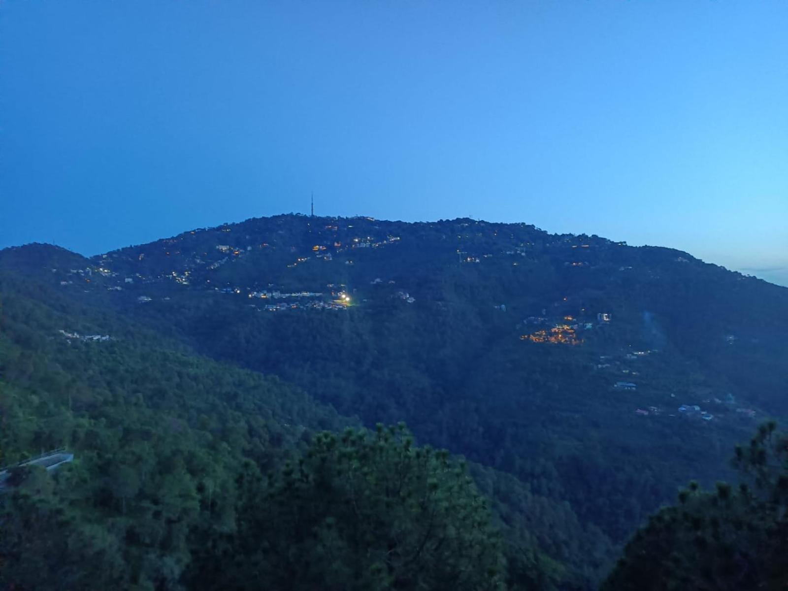 The Summer House Kasauli I Party & Music I Sky Bonfire I Managed By Exotic Stays מראה חיצוני תמונה