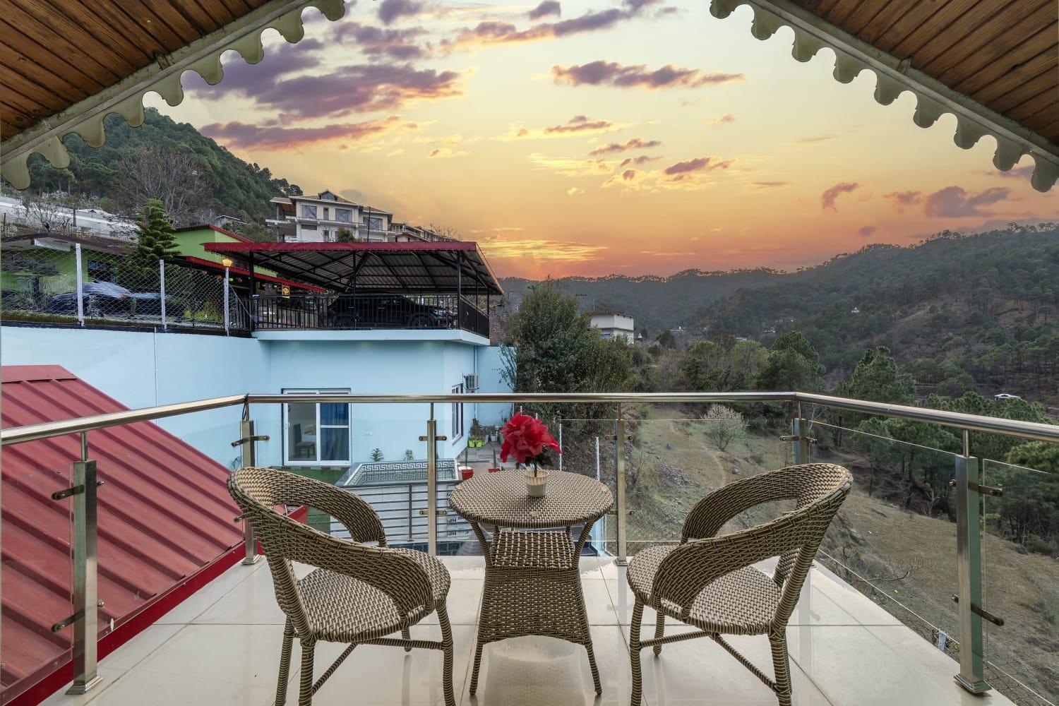 The Summer House Kasauli I Party & Music I Sky Bonfire I Managed By Exotic Stays מראה חיצוני תמונה